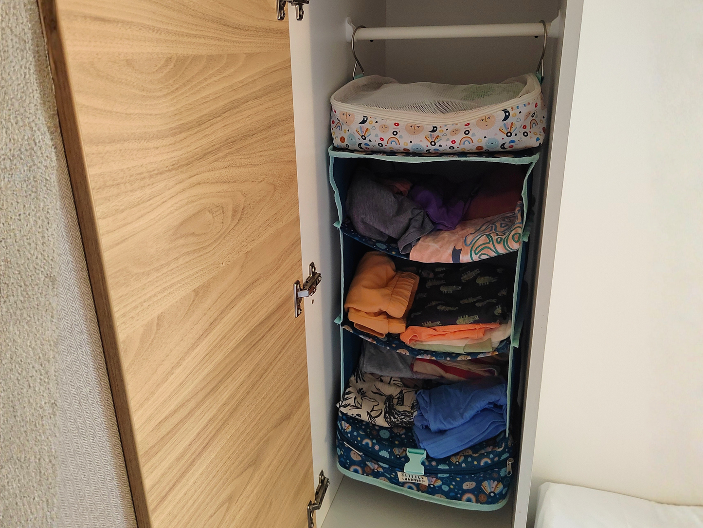 Hanging Suitcase Organiser